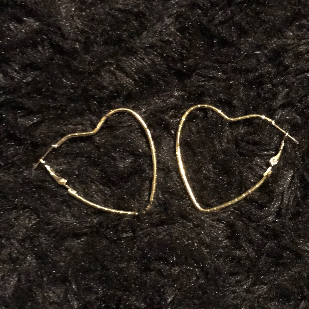 Hoop heart shaped earrings